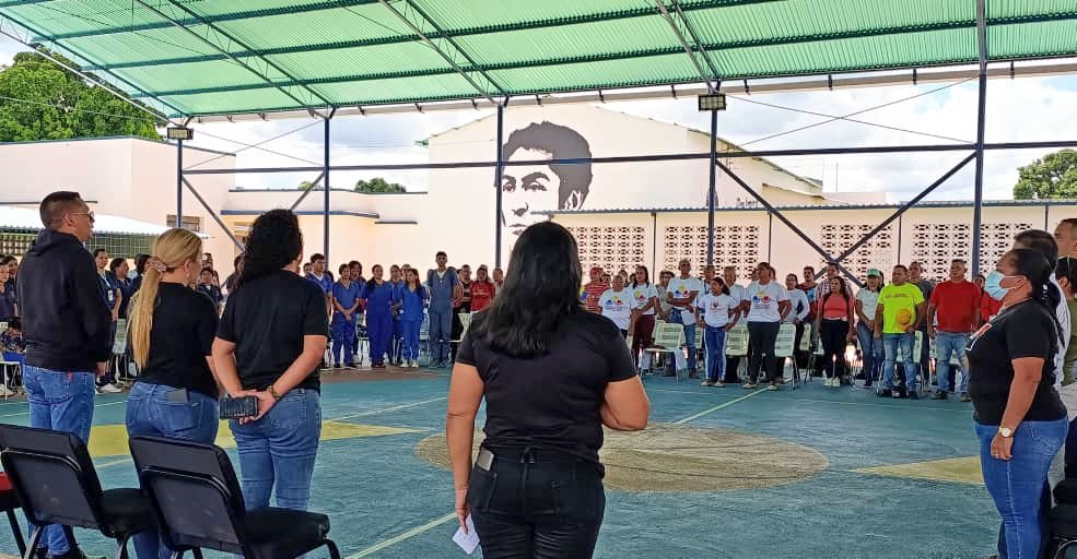 #AlMomento 📸|| Inicia Gran encuentro de Comuneros y Comuneras desde el Mpio Aragua Edo Anzoátegui, con la presencia de nuestra camarada Cruz Torrealba candidata a la alcaldía.

Una jornada que nos reúne para fortalecer el poder popular, ese pilar fundamental de la Revolución.