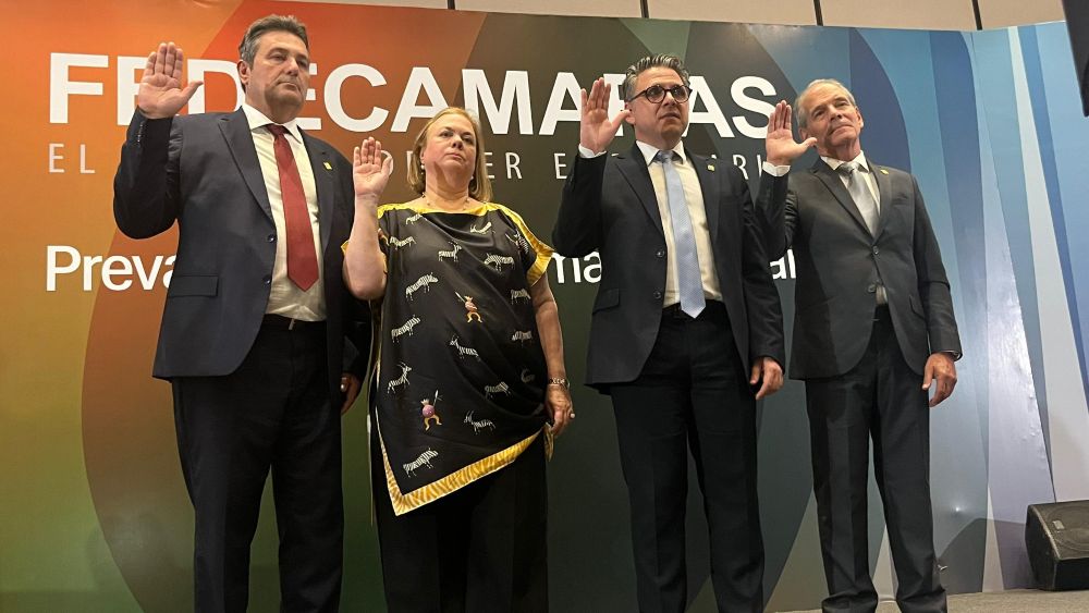 SurComex's tweet image. Capozzolo promete preservar independencia de Fedecámaras y plantea privatizar empresas improductivas
revistamaritima.com/2025/07/19/not…
@MFuentesP
@maritimaport
@lavenezuelazul