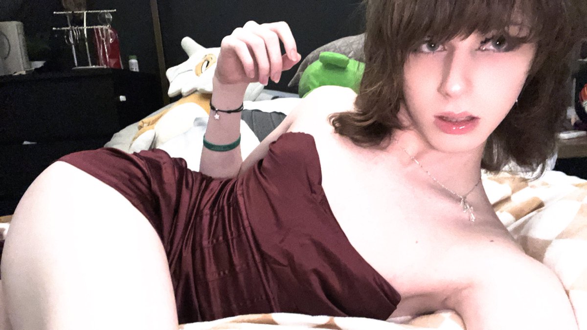 weirdrandomguy5's tweet image. whats gud? #femboy #crossdresser
