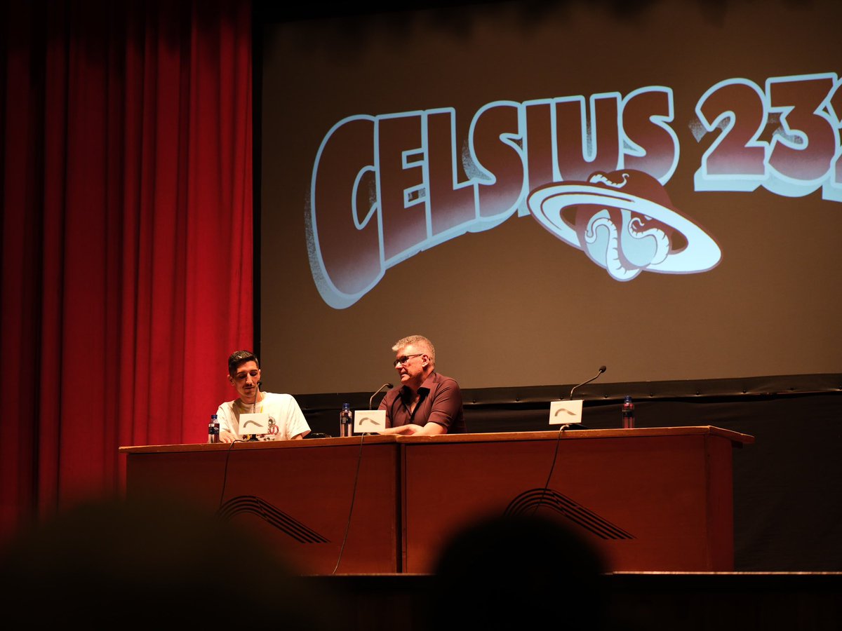 Una tradición que se repite año tras año y que nos encanta, la mesa dedicada al Premio Minotauro en el festival. Por supuesto el #celsius2025 no podía ser una excepción