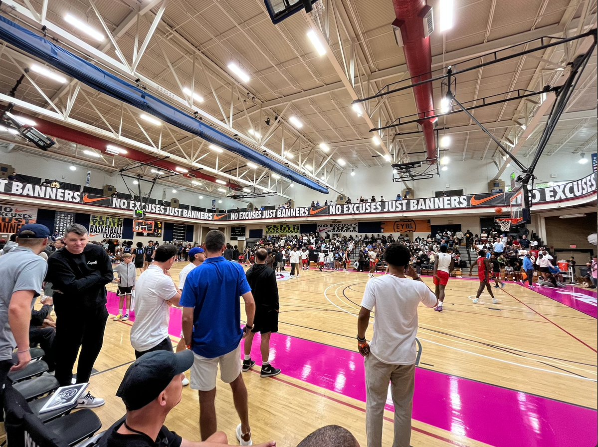 PolacheckKSR's tweet image. NEW on KSR+
The Latest Intel on Kentucky Recruiting at Peach Jam
(+): on3.com/sites/kentucky…