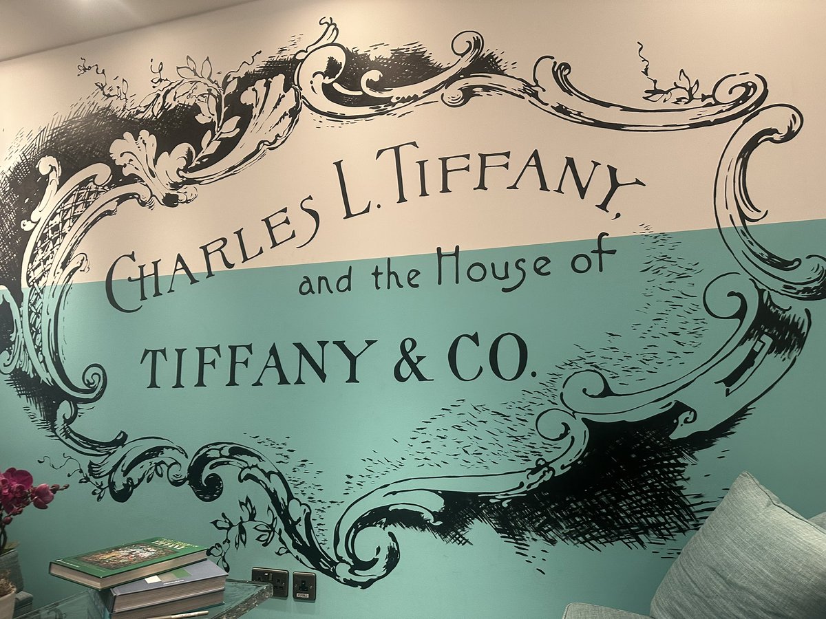 PatrickWall's tweet image. Sitting in #Tiffany &amp;amp; Co. in Knightsbridge. Check out this ropey mural–it looks like it was drawn with dry marker pens during someone’s lunch break. They could’ve hired a student off Fiverr with a 30-day trial of Adobe Illustrator and ended up with something better. #adobe