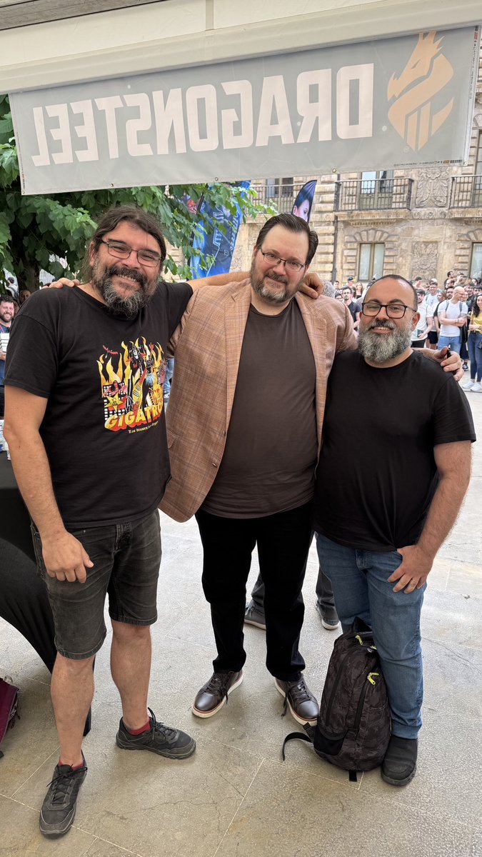 The Spanish translators for <a href="/BrandSanderson/">Brandon Sanderson</a> 👏 <a href="/NovaCiFi/">Nova</a> 

<a href="/Squallido/">David Tejera Expósito</a> <a href="/nosigaleyendo/">Manu Viciano</a> 

<a href="/festivalcelsius/">Celsius 232</a> #Celsius232