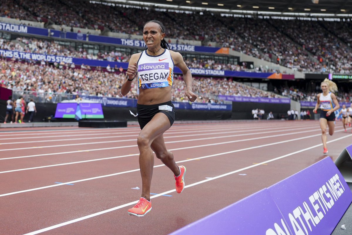mikealelliott's tweet image. My Top Performances #LondonDL🇬🇧
1. Oblique Seville🇯🇲
Men’s 100m 9.86
2. Julien Alfred 🇱🇨
Women’s 200m 21.71 NR MR
3. Gudaf Tsegay🇪🇹
Women’s mile 4:11.88 NR MR
4. Emmanuel Wanyonyi🇰🇪
men’s 800mH 1:42.00 MR
5. 🇯🇲
Men’s 4X100m Relay 37.80 (qualifying position)
📸 @Diamond_League