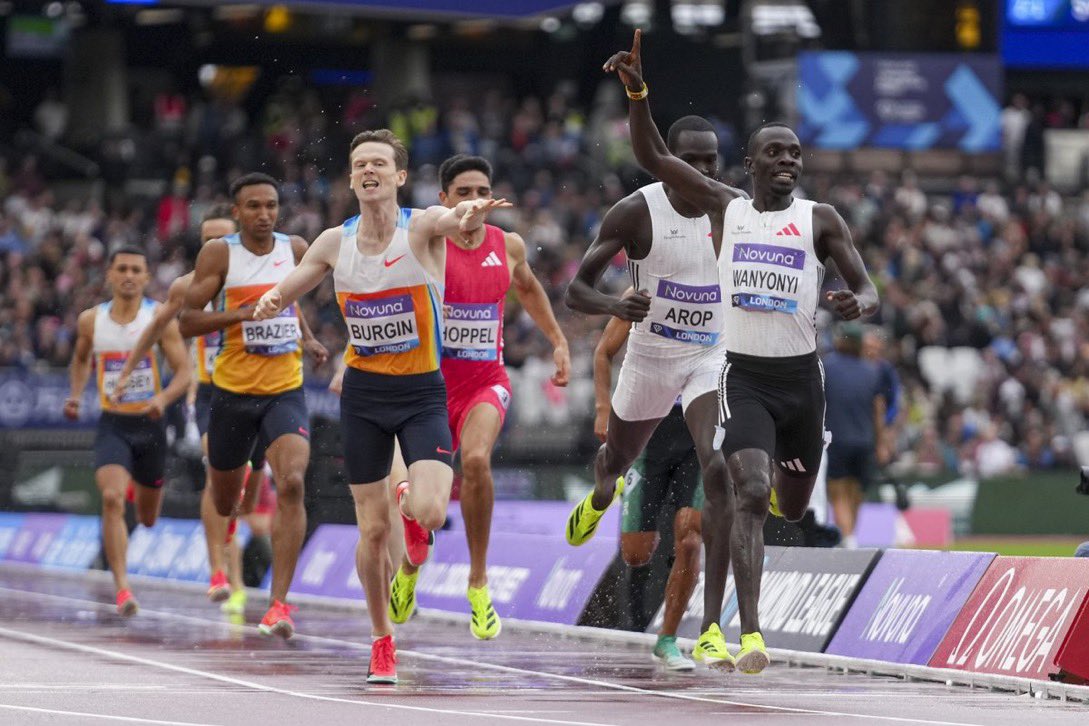 mikealelliott's tweet image. My Top Performances #LondonDL🇬🇧
1. Oblique Seville🇯🇲
Men’s 100m 9.86
2. Julien Alfred 🇱🇨
Women’s 200m 21.71 NR MR
3. Gudaf Tsegay🇪🇹
Women’s mile 4:11.88 NR MR
4. Emmanuel Wanyonyi🇰🇪
men’s 800mH 1:42.00 MR
5. 🇯🇲
Men’s 4X100m Relay 37.80 (qualifying position)
📸 @Diamond_League