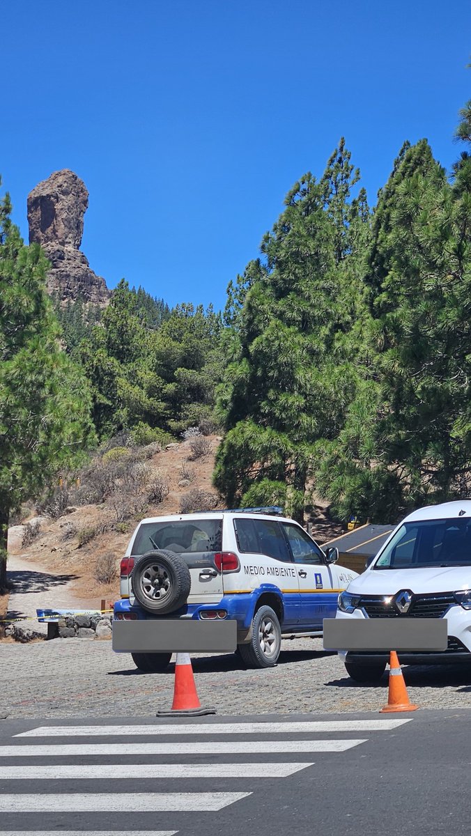 Carlos Moreno (@carlosmoreno_ch) on Twitter photo Trabajazo de <a href="/GranCanaria_M_A/">Gran Canaria Medio Ambiente</a> para evitar la subida de turistas al Roque Nublo, un día en el que no se puede acceder por la alerta de altas temperaturas. <a href="/raulgbrink/">Raúl García Brink 🇮🇨🍌🌻 #AcuerdoVerdeCanarias</a> Trabajazo de <a href="/GranCanaria_M_A/">Gran Canaria Medio Ambiente</a> para evitar la subida de turistas al Roque Nublo, un día en el que no se puede acceder por la alerta de altas temperaturas. <a href="/raulgbrink/">Raúl García Brink 🇮🇨🍌🌻 #AcuerdoVerdeCanarias</a>