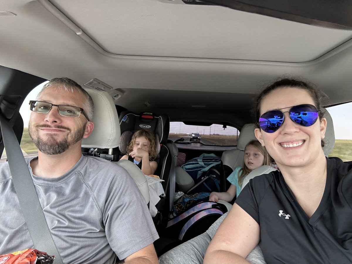 DesiraeC93's tweet image. Family roadtrips across America are truly a rite of passage. It’s a beautiful day today driving through the plains and mountains of New Mexico. Next stop Utah👌🏼