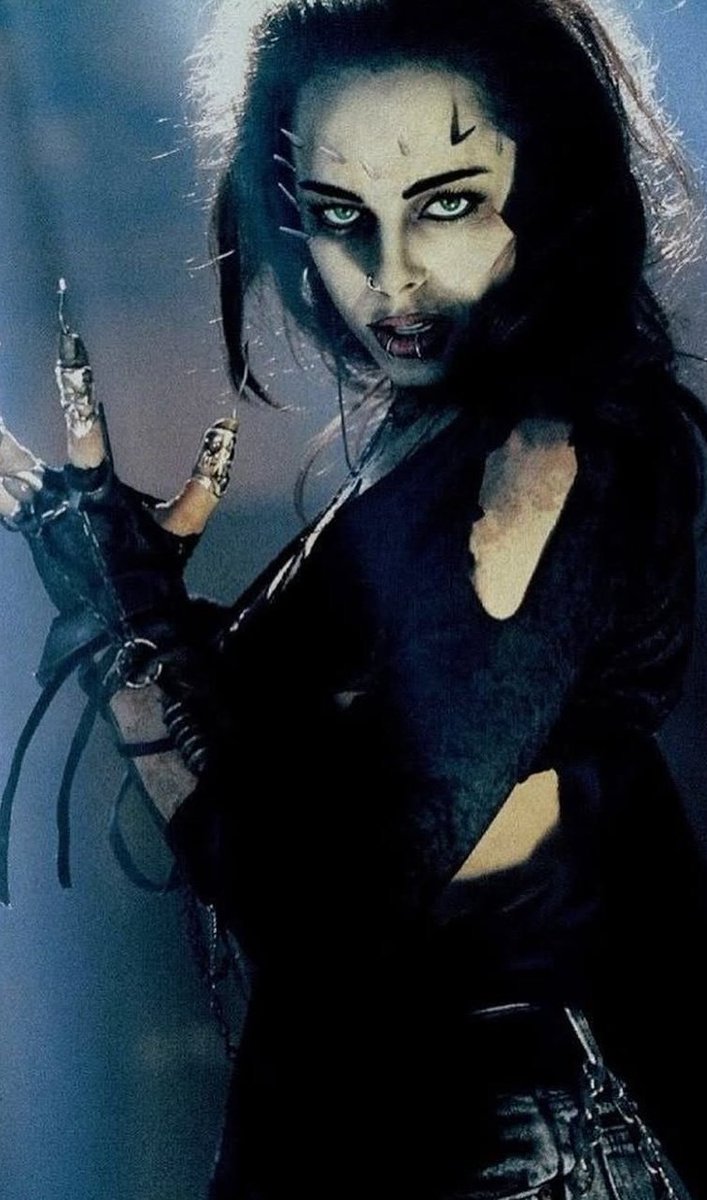 UmbrellaCorpDB's tweet image. Julie seeking some brains