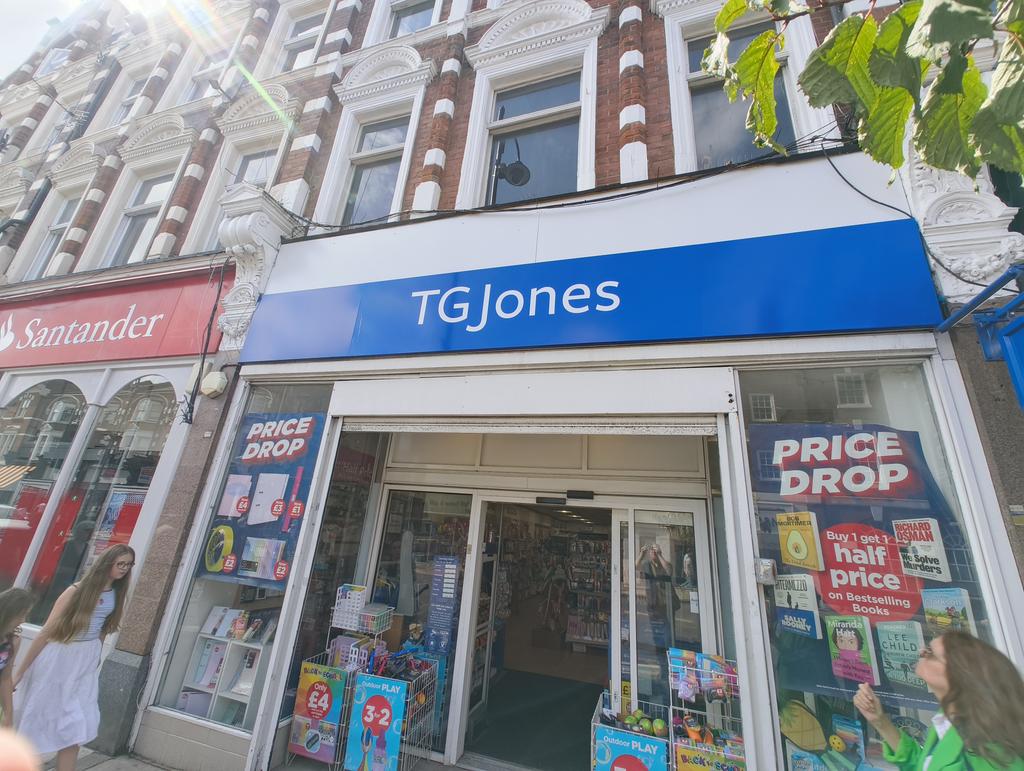 Just shut Smith's down rather than this terrible rebrand which will be shut down in 6 months anyway #retail #isaidit