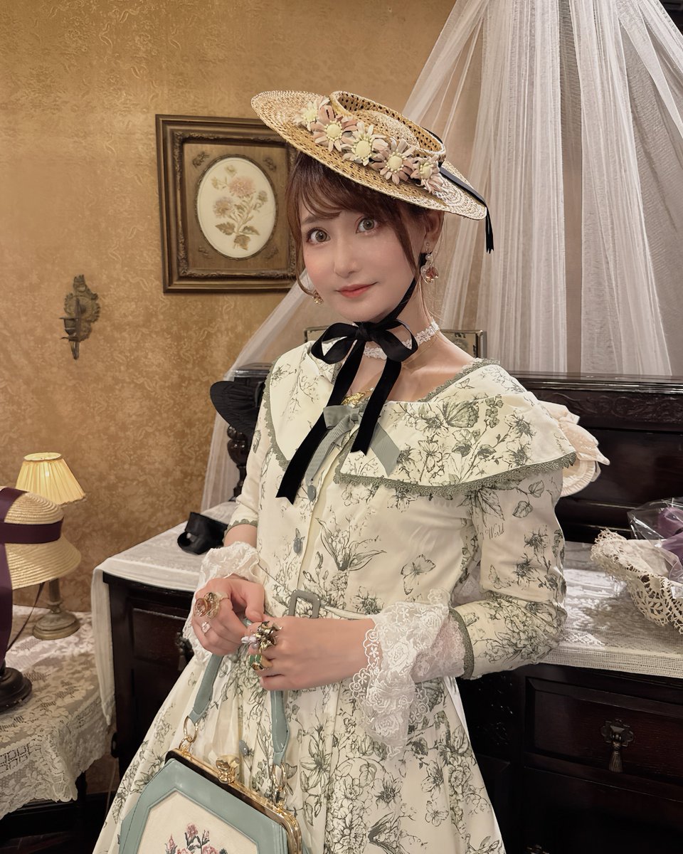 salon de SERAPHIMさん＊ 【帽子とヘッドドレス展】へ👒𓂂𓏸 もう