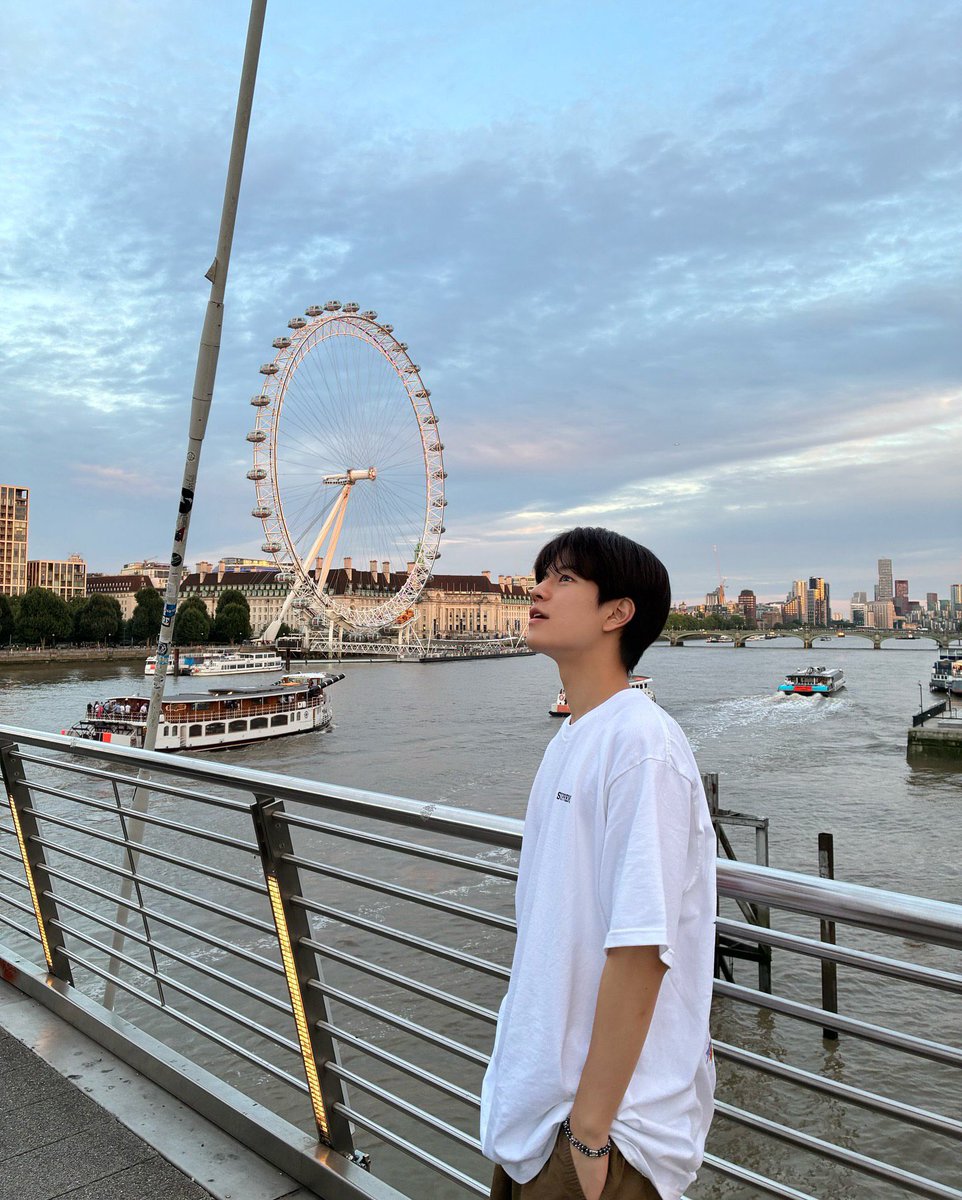 spearhyunnie's tweet image. seungmin instagram update: 🇬🇧🇬🇧