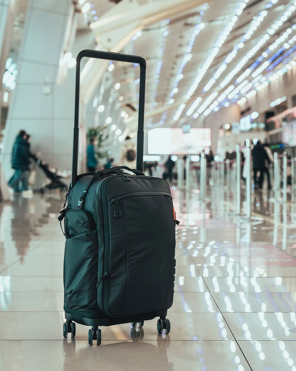 PGYTECH_global's tweet image. 🌿 Rolling through the greens, over gravel, and into the wild.
PGYTECH's Roller Camera Backpack—your smooth ride for every shoot. 🎒
@baeko_travel

#pgytech #camerabackpack #camera #rollerbackpack #photography #videography #sony #canon #nikon #dji #capturethesky #travelandshoot