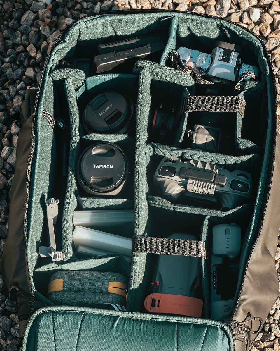 PGYTECH_global's tweet image. 🌿 Rolling through the greens, over gravel, and into the wild.
PGYTECH's Roller Camera Backpack—your smooth ride for every shoot. 🎒
@baeko_travel

#pgytech #camerabackpack #camera #rollerbackpack #photography #videography #sony #canon #nikon #dji #capturethesky #travelandshoot
