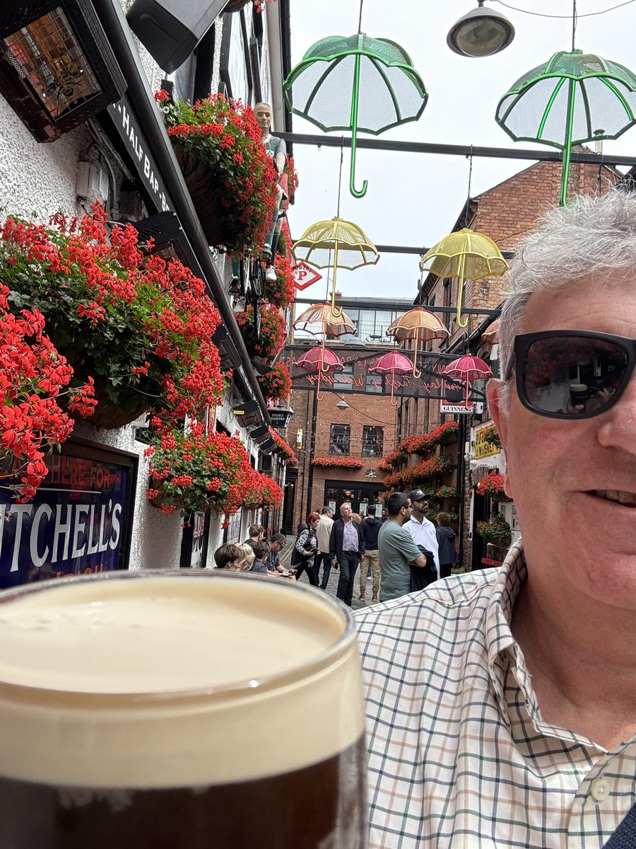 kittyhen's tweet image. Pints ‘o Creamy Goodness .. #TassieWhiskey #BWW #LivintheDream