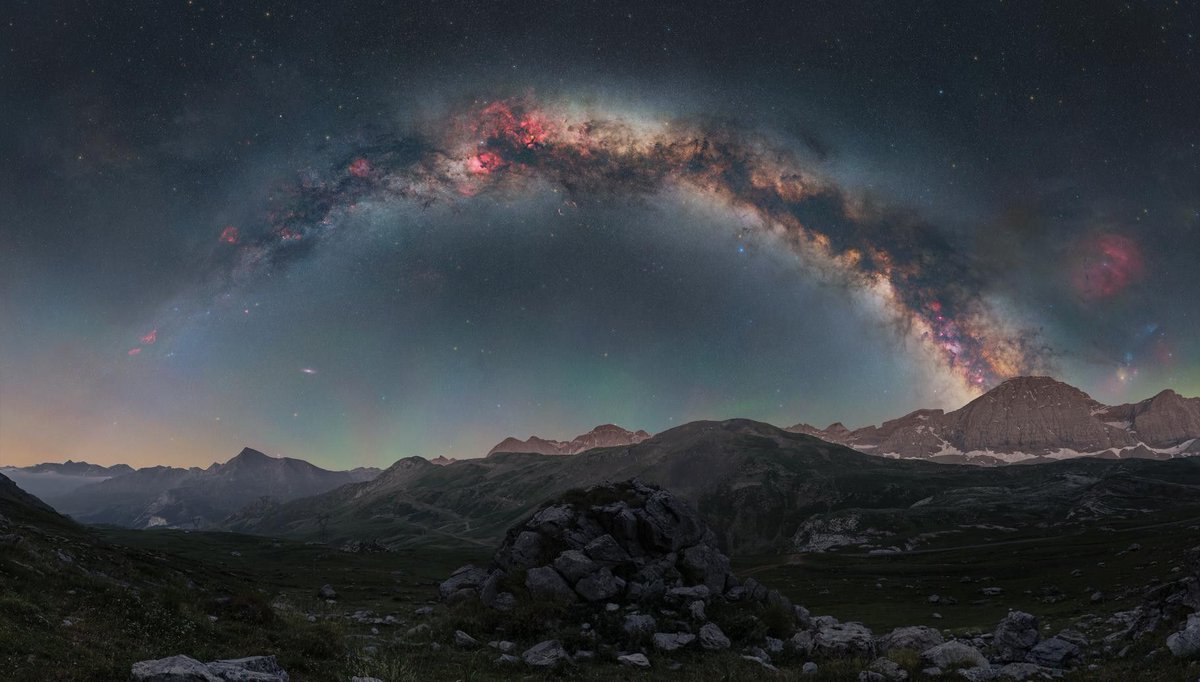 AstroBin_com's tweet image. AstroBin's Image of the Day: "Milkyway Arch over Gavarnie ski resort" by Benoit Houdard - astrobin.com/g9hy0t/
#astrophotography