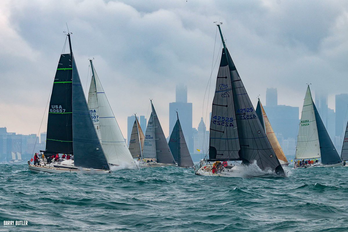 barrybutler9's tweet image. Today is the Race to Mackinac. #chicago