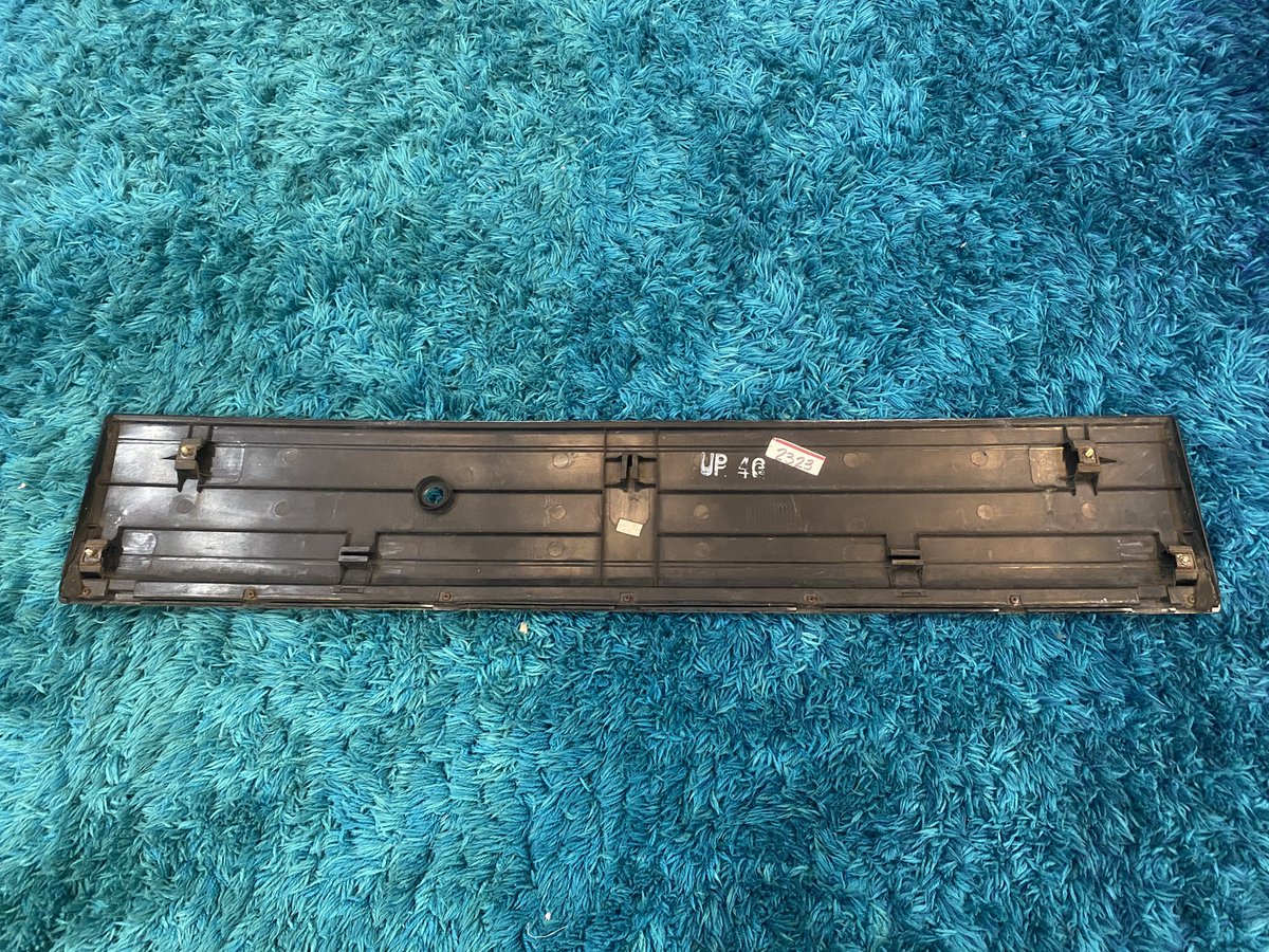 automagic0727's tweet image. あとこれも出てきた
ちょっと傷あるけど艶もあるし
固定ボルトも大体残ってる
ナットは流用してね。

40,000(常識の範囲で交渉可)

#EF
#EFシビックセダン
#USDM
#USガーニッシュ
#DXガーニッシュ
#黒ガーニッシュ