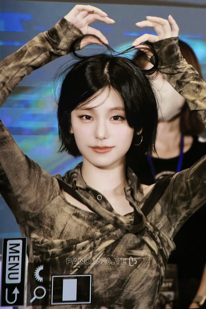 Panda526_YE's tweet image. 250719 Ms SHANGHAI ᥫᩣ  

완전 미녀지!

#있지 #ITZY #예지 #YEJI