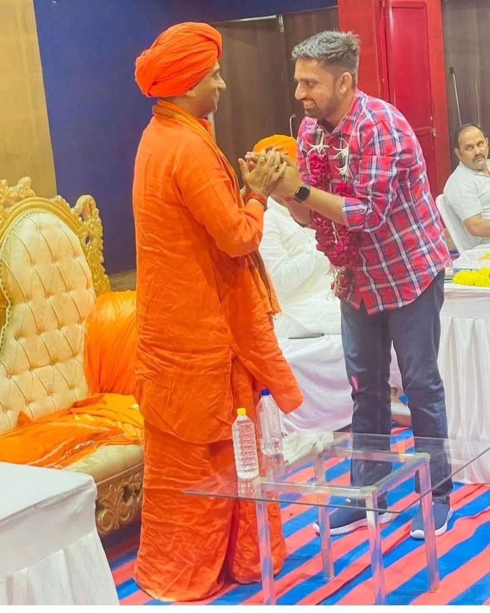 Moti Singh Jodha Phalsund (@motijodha9) on Twitter photo ЁЯЪй тАЬрд╕рдВрддреЛрдВ рдХрд╛ рдЕрдкрдорд╛рди рдирд╣реАрдВ рд╕рд╣реЗрдЧрд╛ рдЬреИрд╕рд╛рдгтАЭ
рдорд╛рд▓рд╛рдгреА рдХреА рдкреБрдгреНрдпрднреВрдорд┐ рд╕реЗ рдЬреБрдбрд╝реЗ рддрд╛рд░рд╛рддрд░рд╛ рдорда рдХреЗ рдкреВрдЬреНрдп рдорд╣рдВрдд рд╡ рдкреЛрдХрд░рдг рдХреЗ рд▓реЛрдХрдкреНрд░рд┐рдп рд╡рд┐рдзрд╛рдпрдХ рд╢реНрд░реА рдкреНрд░рддрд╛рдкрдкреБрд░реА рдЬреА рдорд╣рд╛рд░рд╛рдЬ рдХреЗрд╡рд▓ рдХрд┐рд╕реА рдорда рдХреЗ рдЕрдзрд┐рд╖реНрдард╛рддрд╛ рдирд╣реАрдВ, рдмрд▓реНрдХрд┐ рдерд╛рд░ рдХреА рдЖрддреНрдорд╛, рд╕рдВрд╕реНрдХреГрддрд┐ рдХреЗ рд╕реНрддрдВрдн рдФрд░ рд╕рдореНрдкреВрд░реНрдг рд╕рдирд╛рддрди рд╕рдорд╛рдЬ рдХреЗ рдЧреМрд░рд╡ рд╣реИрдВред
рдЬрд┐рдирдХреЗ рд╡рдЪрдиреЛрдВ рдореЗрдВ рд╢рд╛рдВрддрд┐ рд╣реИ, ЁЯЪй тАЬрд╕рдВрддреЛрдВ рдХрд╛ рдЕрдкрдорд╛рди рдирд╣реАрдВ рд╕рд╣реЗрдЧрд╛ рдЬреИрд╕рд╛рдгтАЭ
рдорд╛рд▓рд╛рдгреА рдХреА рдкреБрдгреНрдпрднреВрдорд┐ рд╕реЗ рдЬреБрдбрд╝реЗ рддрд╛рд░рд╛рддрд░рд╛ рдорда рдХреЗ рдкреВрдЬреНрдп рдорд╣рдВрдд рд╡ рдкреЛрдХрд░рдг рдХреЗ рд▓реЛрдХрдкреНрд░рд┐рдп рд╡рд┐рдзрд╛рдпрдХ рд╢реНрд░реА рдкреНрд░рддрд╛рдкрдкреБрд░реА рдЬреА рдорд╣рд╛рд░рд╛рдЬ рдХреЗрд╡рд▓ рдХрд┐рд╕реА рдорда рдХреЗ рдЕрдзрд┐рд╖реНрдард╛рддрд╛ рдирд╣реАрдВ, рдмрд▓реНрдХрд┐ рдерд╛рд░ рдХреА рдЖрддреНрдорд╛, рд╕рдВрд╕реНрдХреГрддрд┐ рдХреЗ рд╕реНрддрдВрдн рдФрд░ рд╕рдореНрдкреВрд░реНрдг рд╕рдирд╛рддрди рд╕рдорд╛рдЬ рдХреЗ рдЧреМрд░рд╡ рд╣реИрдВред
рдЬрд┐рдирдХреЗ рд╡рдЪрдиреЛрдВ рдореЗрдВ рд╢рд╛рдВрддрд┐ рд╣реИ,
