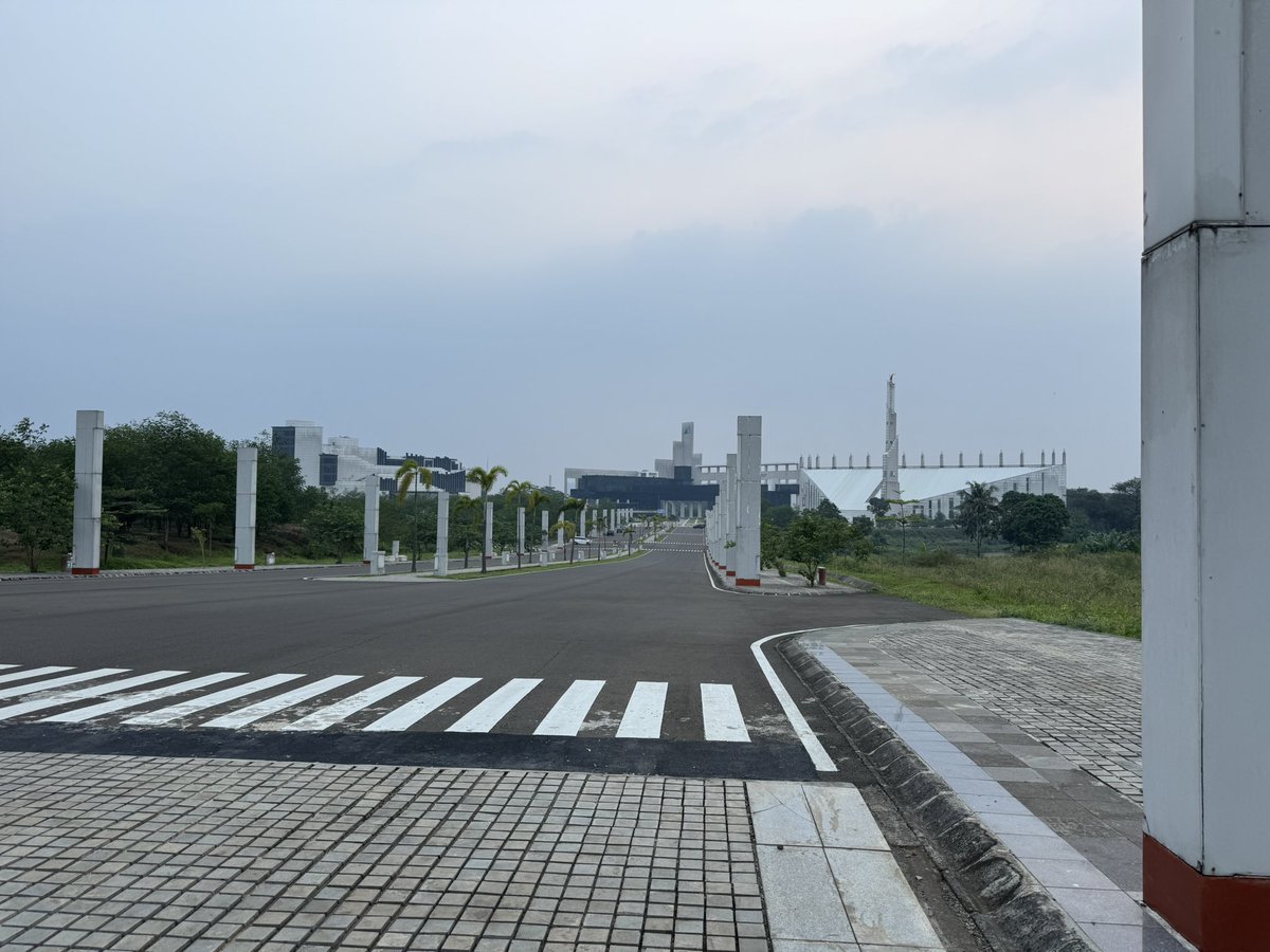 richie_ald's tweet image. 📍Jusuf Kalla Library, UIII, Depok

htm nya Rp10.000 

BAGUS BERSIH NYAMAN DAN SEPIIIIII, padahal pengunjungnya rame 200-an. di dalem tuh bener bener pada belajar, buka laptop, gaada yg ngobrol. sumpah gaakan terganggu konsentrasi lu di sini