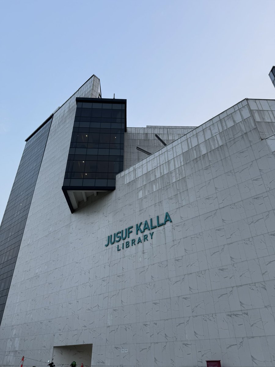 richie_ald's tweet image. 📍Jusuf Kalla Library, UIII, Depok

htm nya Rp10.000 

BAGUS BERSIH NYAMAN DAN SEPIIIIII, padahal pengunjungnya rame 200-an. di dalem tuh bener bener pada belajar, buka laptop, gaada yg ngobrol. sumpah gaakan terganggu konsentrasi lu di sini