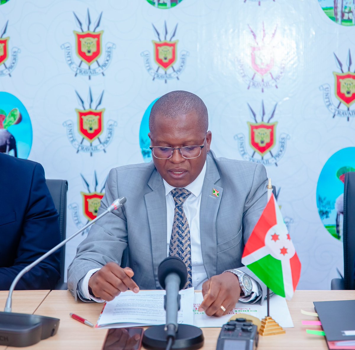 #Burundi:Une nouvelle contribution spéciale obligatoire pour le budget 2025/2026.

Le Ministère burundais des Finances, du Budget et de la Planification économique a publié une ordonnance fixant les modalités de collecte d’une contribution spéciale. Cette contribution est prévue