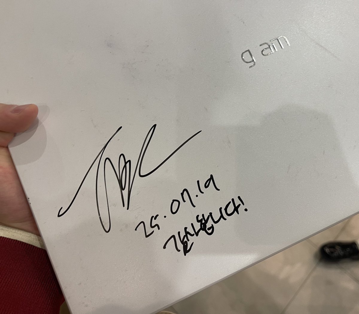 새앙쥐 : 제가 쌤 고등학교때 작곡한 ‘새벽의 소녀들’을 진짜 엄청 좋아하는데요...

TAK님 : 헐? 그 노래를 어떻게 아십니까?????

새앙쥐 : 진짜 이걸로 동인음악을 입문했는데 2025년 버전으로 편곡되는게 소원입니다... 🙏🙏

TAK님 : 접수완료요!! 진지하게 고려해보겠습니다 😇