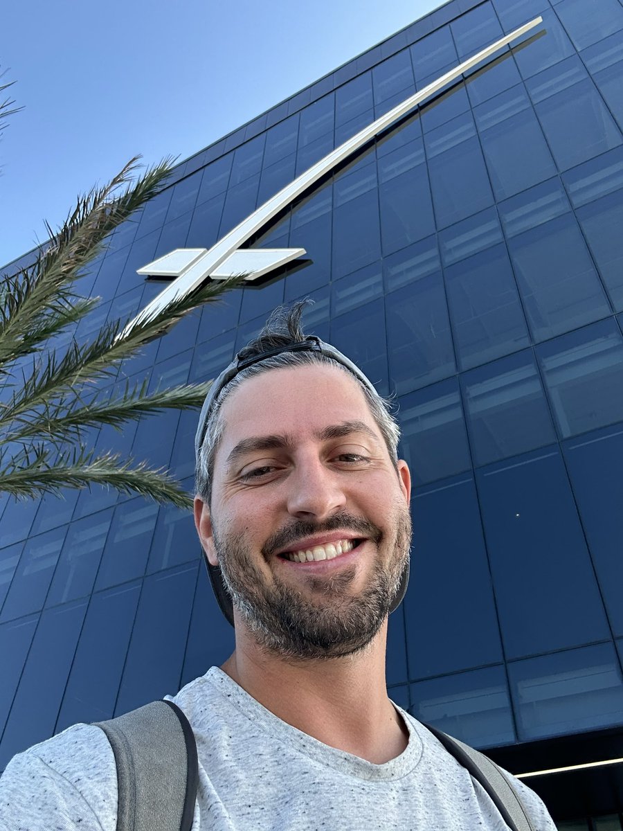 TurkeyBeaver's tweet image. Today marks 15 years @SpaceX. I spent last week at HQ in Starbase and couldn’t help but get sentimental. Much has changed since my first day in the office, but a few key things are identical. The mission, the energy, the buzz in the building, and the awe of walking around a…