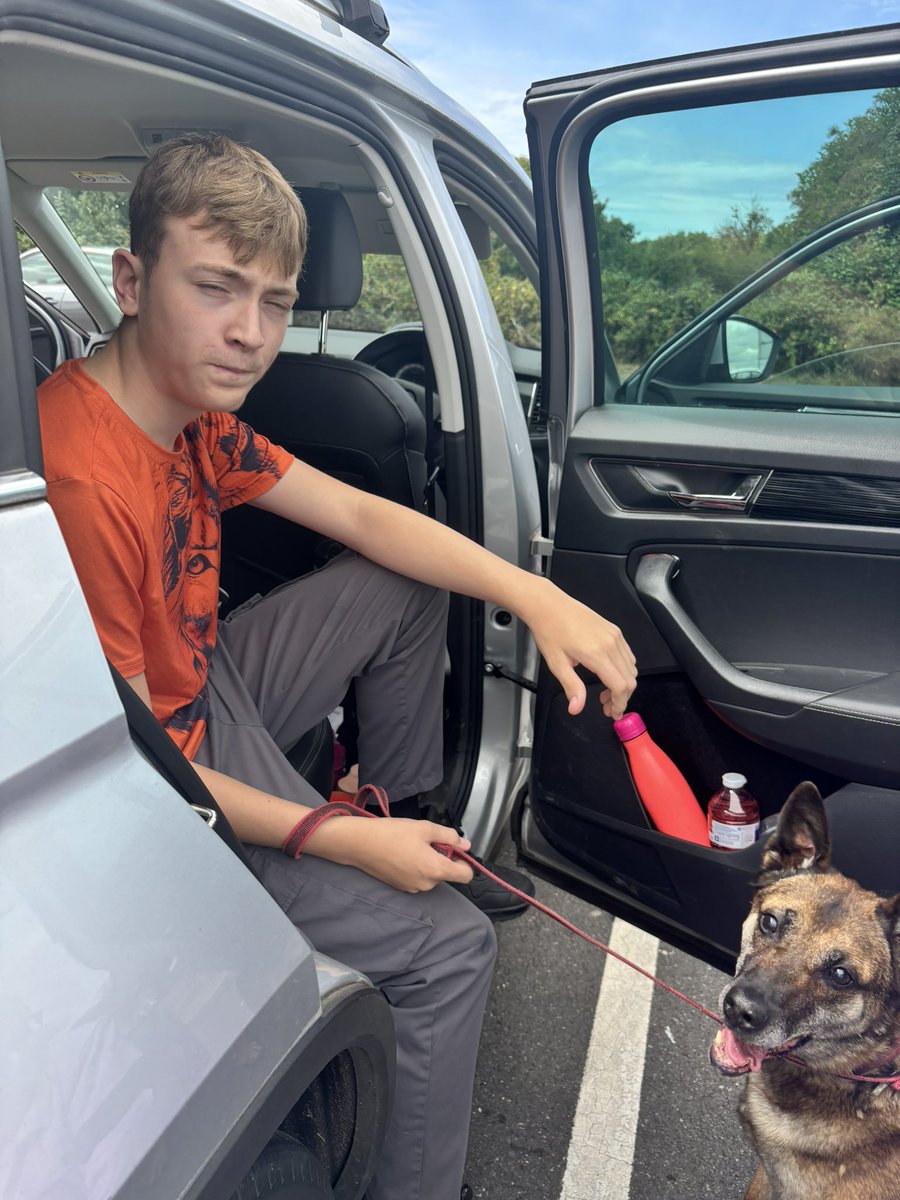 RPDSnap's tweet image. Pit stop! Sausage rolls incoming 👅