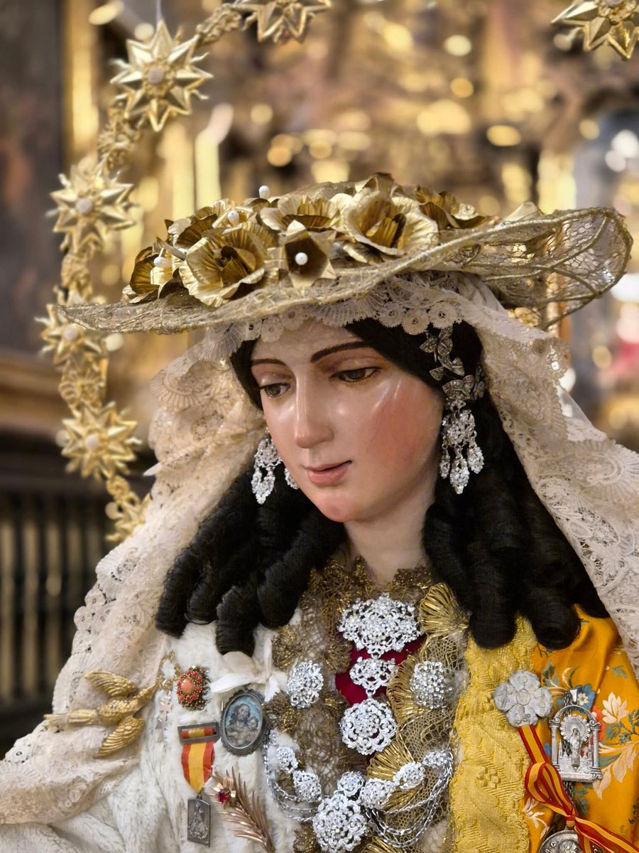 SANTO ROSARIO SABATINO

Nos volvemos a postrar un sábado más a las plantas de la Reina de nuestros corazones. 

A Ella encomendamos todas nuestras necesidades y damos las gracias por todo cuanto nos da en su mediación.

A las 19,15 h. la Virgen nos espera en San Lorenzo.