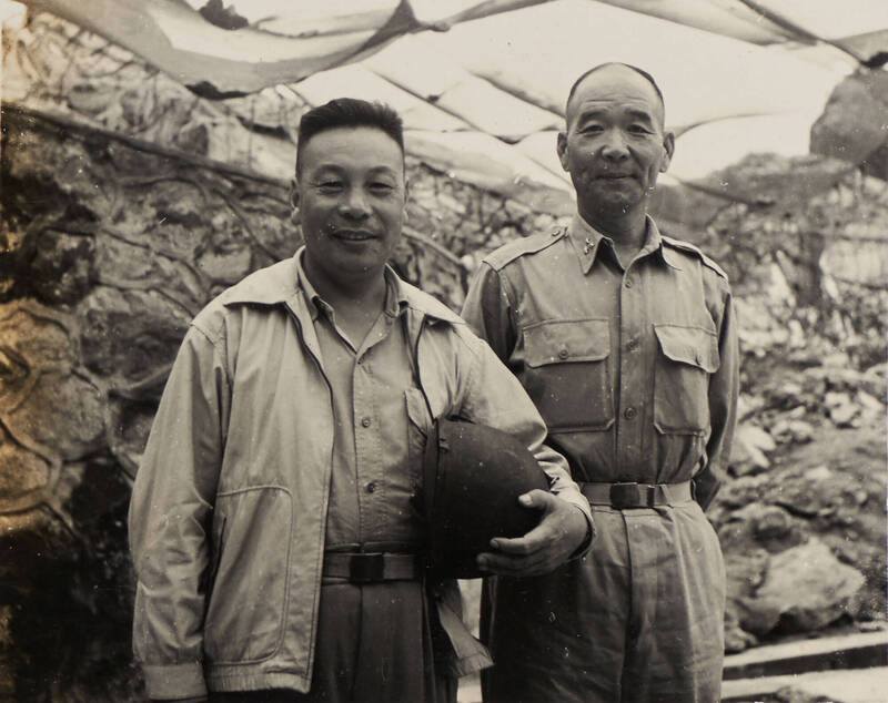 CLeeChennault's tweet image. Chiang Ching-kuo, and one of Nationalist China's most underrated generals, Hu Lian.
At one point. The PLA were instructed not to engage General Hu and his forces. Mao stated that Hu was as cunning as a fox and as fierce as a lion.