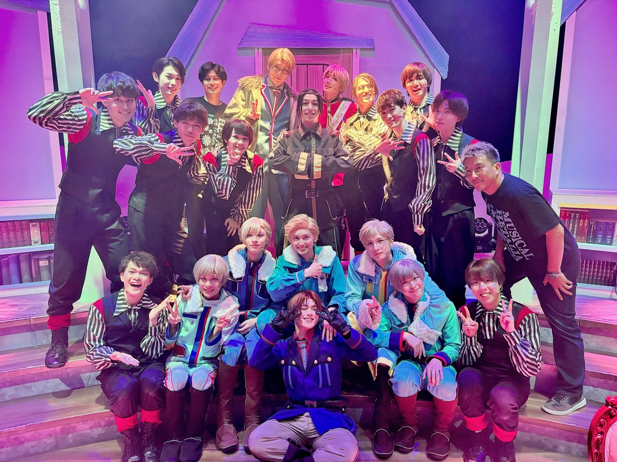 hetamu_official's tweet photo. 東京・大阪・福島全ての公演にご来場いただいた皆様、全国からご声援をくださった皆様、本当にありがとうございました!!

ホッと空を見上げるような
“A tender world”な時間でした☕️
皆様にとっても幸せなお時間になっておりましたら幸いです☃️

心を込めて
メリークリスマス　フォーユー🎄
#ヘタミュ https://t.co/VTT2FUDV3H