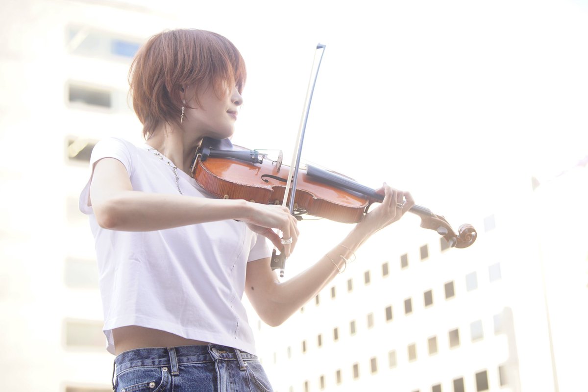 AyAsA_violin's tweet image. #A_fraction_5 リリースイベント💿
@ヨドバシ梅田様1日目
7月もお世話になっております #ヨドバシ梅田 様💙
そしてお久しぶりの2階ステージでお天気良き中ライブできて楽しかったです🥰
めちゃくちゃ暑かったので皆様体調気をつけてね☀️
明日は1階ステージにてお待ちしております🎻
#ヨドバシのあやさ