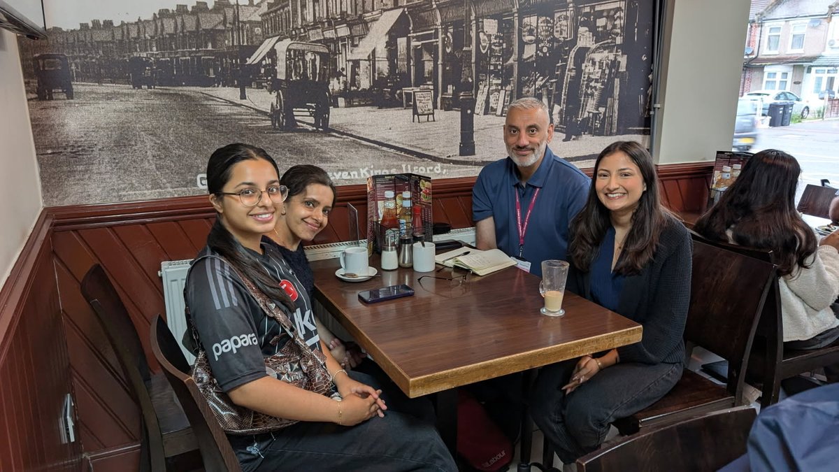 MayfieldLabour's tweet image. A very busy and productive surgery in the café this morning.
Issues discussed included housing, homelessness, planning, and adult social care provision.
Thank you to all those who came to see us.
We will be back here again soon.