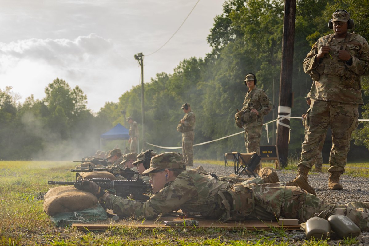 ArmyROTC's tweet image. Locked in. Zeroed in. 9th Regiment #AdvancedCamp Cadets complete Group and Zero at #CadetSummerTraining.
Click the link in our bio for more #CST2025 content!馃敆
馃摳: Sidney Lasley, Murray State University, CST Public Affairs Office