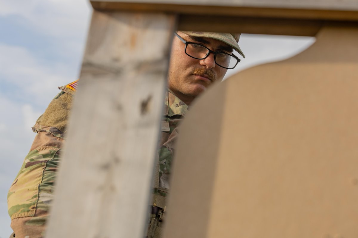 ArmyROTC's tweet image. Locked in. Zeroed in. 9th Regiment #AdvancedCamp Cadets complete Group and Zero at #CadetSummerTraining.
Click the link in our bio for more #CST2025 content!馃敆
馃摳: Sidney Lasley, Murray State University, CST Public Affairs Office