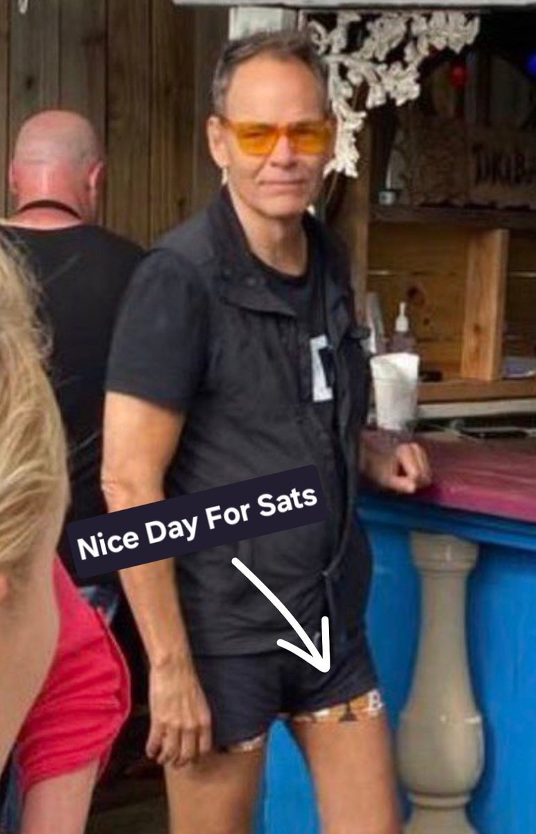 EyeSayMeme's tweet image. When your sats are so big, they are hanging out.