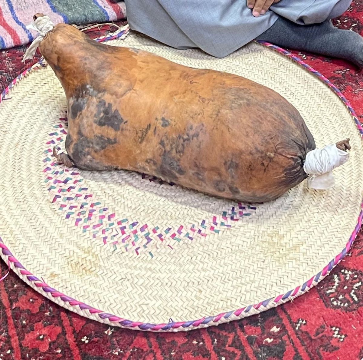 #يستخدمونها ايام اجدادنا في حفظ السمن والعسل و اللبن والماء والتمر