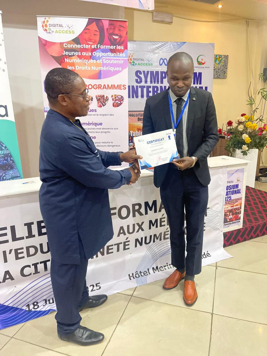 Salomon Garaobe 🇨🇲 (@salomongraoson) on Twitter photo Formateur en éducation aux médias et à la citoyenneté numérique certifié par <a href="/DigitalAccess6/">Digital Access</a>.
C'était un réel plaisir de participer à ce ToT Workshop 🙏 Formateur en éducation aux médias et à la citoyenneté numérique certifié par <a href="/DigitalAccess6/">Digital Access</a>.
C'était un réel plaisir de participer à ce ToT Workshop 🙏