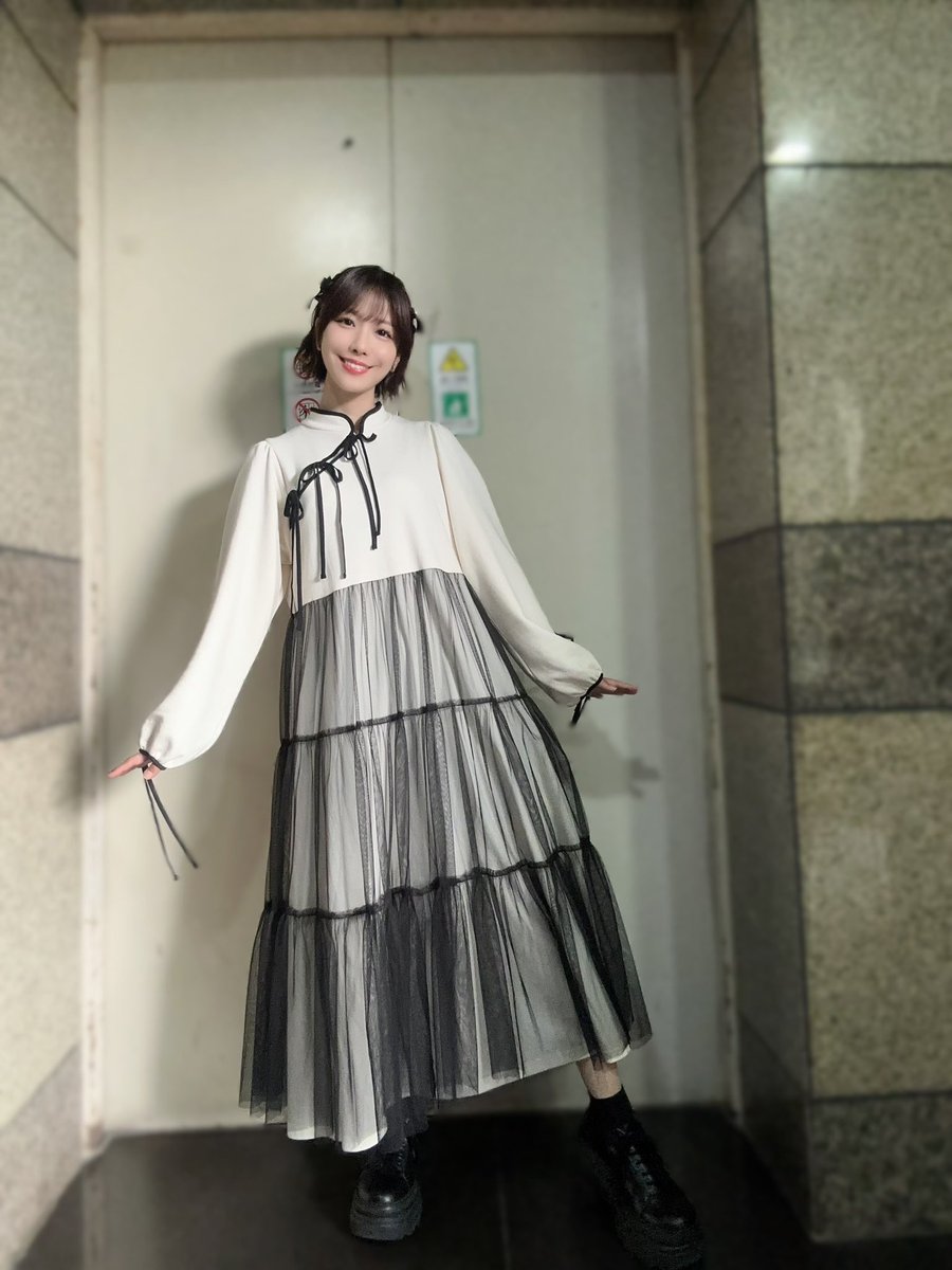 aimistaff's tweet image. 「𝐀𝐈𝐌𝐈 𝐅𝐚𝐧 𝐌𝐞𝐞𝐭𝐢𝐧𝐠 𝐓𝐨𝐮𝐫 𝐑𝐈𝐂𝐄 𝐏𝐀𝐑𝐓𝐘 𝐯𝐨𝐥.𝟏 𝐢𝐧 上海」ご来場いただいた皆さま、
ありがとうございました‼️
上海公演では下記楽曲を
歌唱披露させていただきました🎤🎶
☀️昼公演☀️
M1「メリトクラシー」
M2 「if」
M3 「HELP」
⭐️夜公演⭐️
M1「メリトクラシー」
M2…