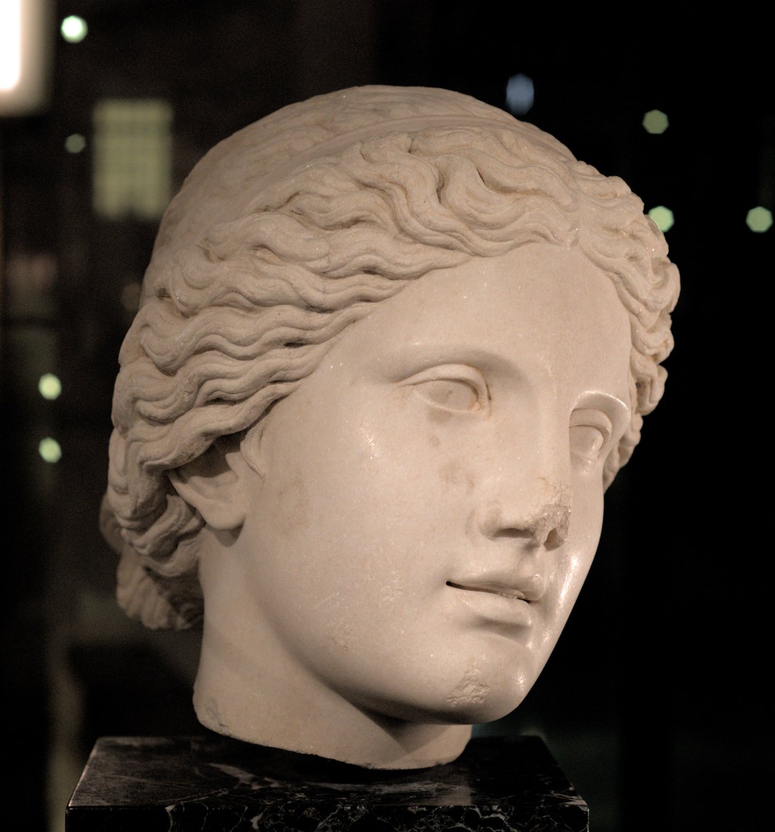 Athanasius_45's tweet image. Marble head of Aphrodite, ca. 2nd century AD. National Archaeological Museum, Naples.
ἐρᾷ ὁ ἐρῶν τῶν καλῶν.
The lover desires beauty.
Plato, Symposium