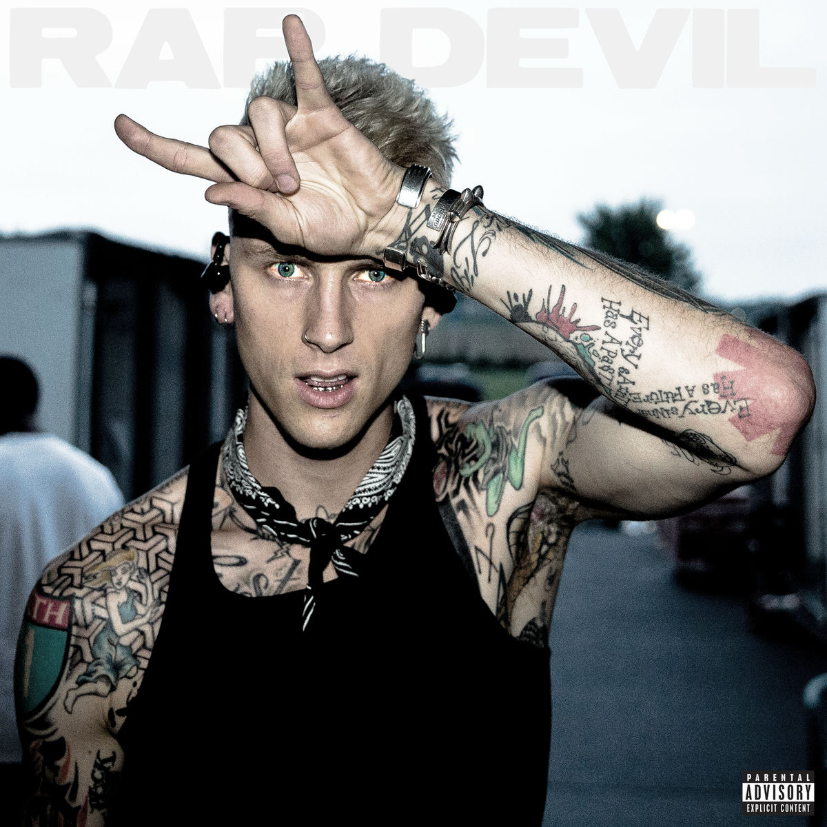 daveszn__'s tweet image. MGK diss track to eminem 'rap devil' is the only diss song i enjoy rapping over and over again