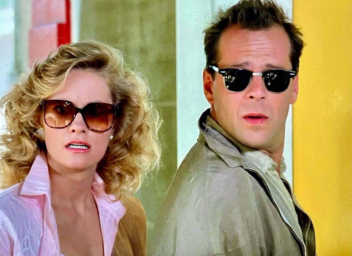 Saturday vibes from Maddie Hayes and David Addison! Have a great weekend, everyone! #moonlighting