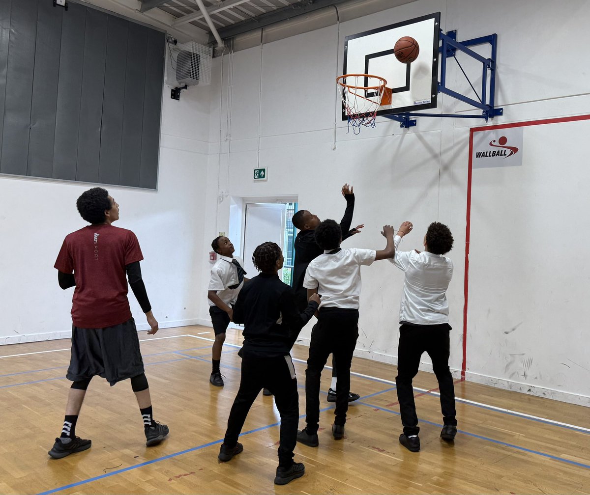 HaringeyLP's tweet image. Another powerful year with @CapeMentors
No tick-boxes. No time limits. Just relentless, child-first mentoring.
Hussein @MentorHus & team have changed lives at HLP — showing up when the system doesn’t. #ThisIsAP