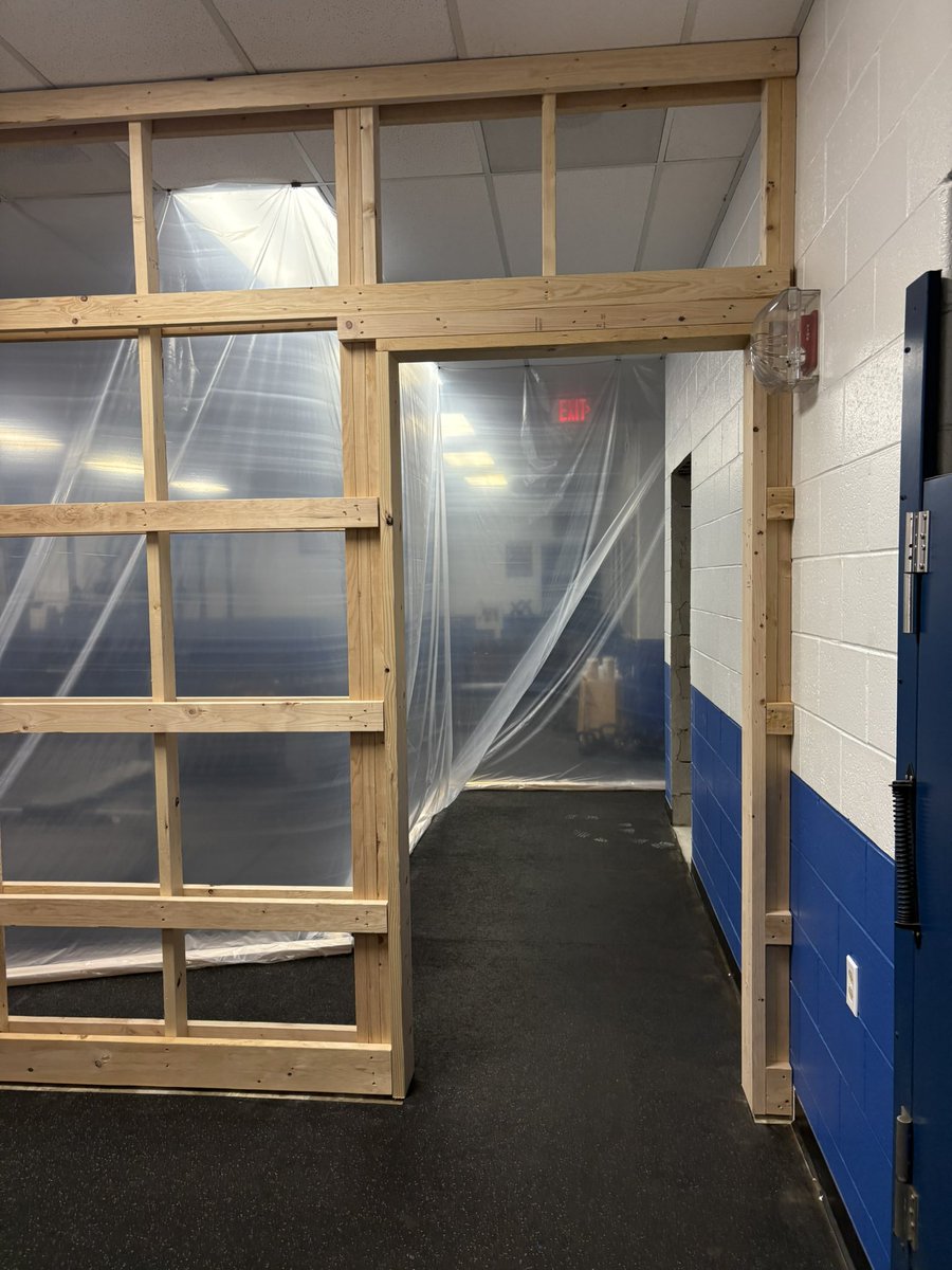 hammontonFB's tweet image. Renovations continue in the field house!!!  Getting better everyday!!!
#WinTheDay #WakeUpTheEchoes @HHSdevilsports