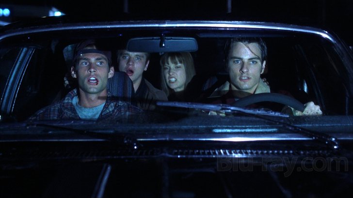 MoviesDayz's tweet image. The film began its life as a spec script for an X-Files episode. The writers were encouraged to reshape it into a feature film & change the adult survivors to teens in order to capitalize on the post-Scream horror wave.
open.spotify.com/episode/3o2Tl1…