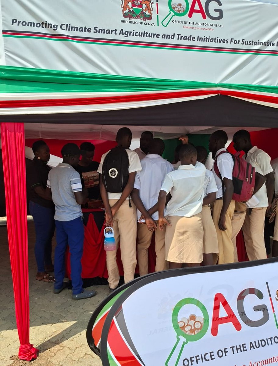 Engaging with teachers and learners among other enthusiastic participants about the value of auditing public institutions including schools, during this year's Agricultural Society of Kenya (ASK) Show in Kisumu.

#EnhancingAccountability
