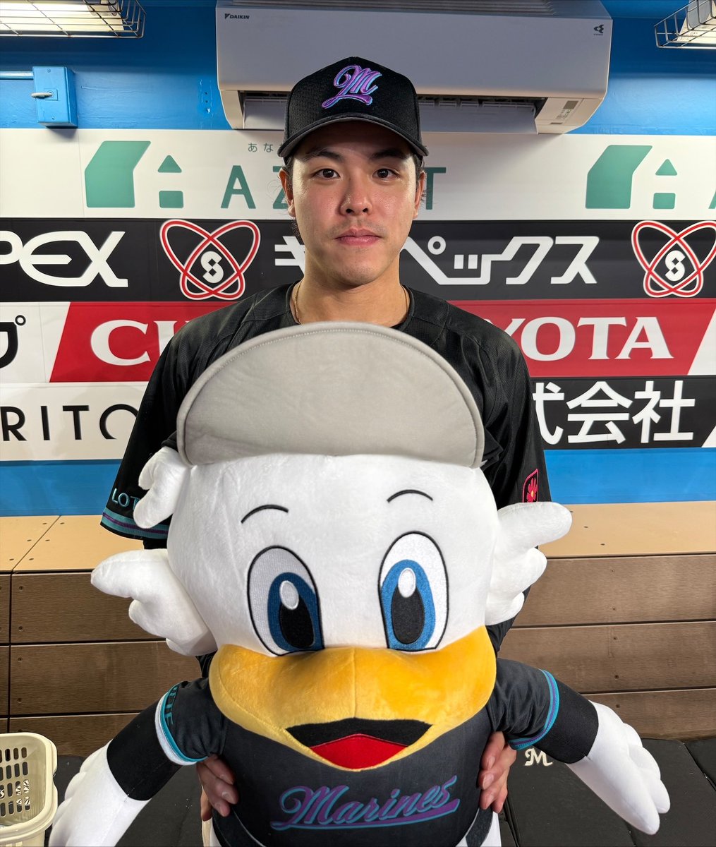 先制のタイムリーを含む2本のタイムリーを放った #小川龍成 選手。
#chibalotte #広報