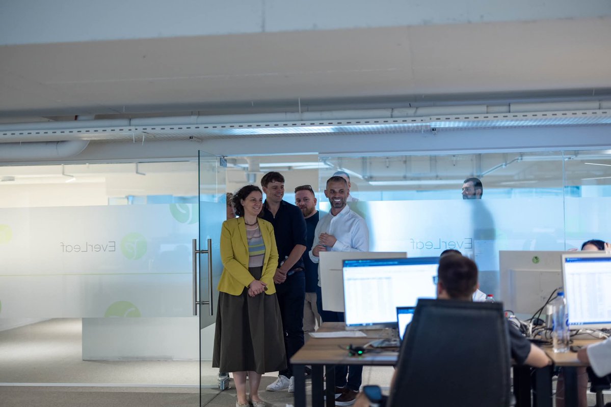 Artane_R's tweet image. 📍Everleaf, Prishtinë
Every ICT/BPO foreign investors' story seems to start with "I didn't know much about 🇽🇰 when I first came" and follow with being struck by the energy, working culture, youth, creativity, etc.
Great pleasure to talk to group of 🇩🇪 entrepreneurs visiting 🇽🇰.