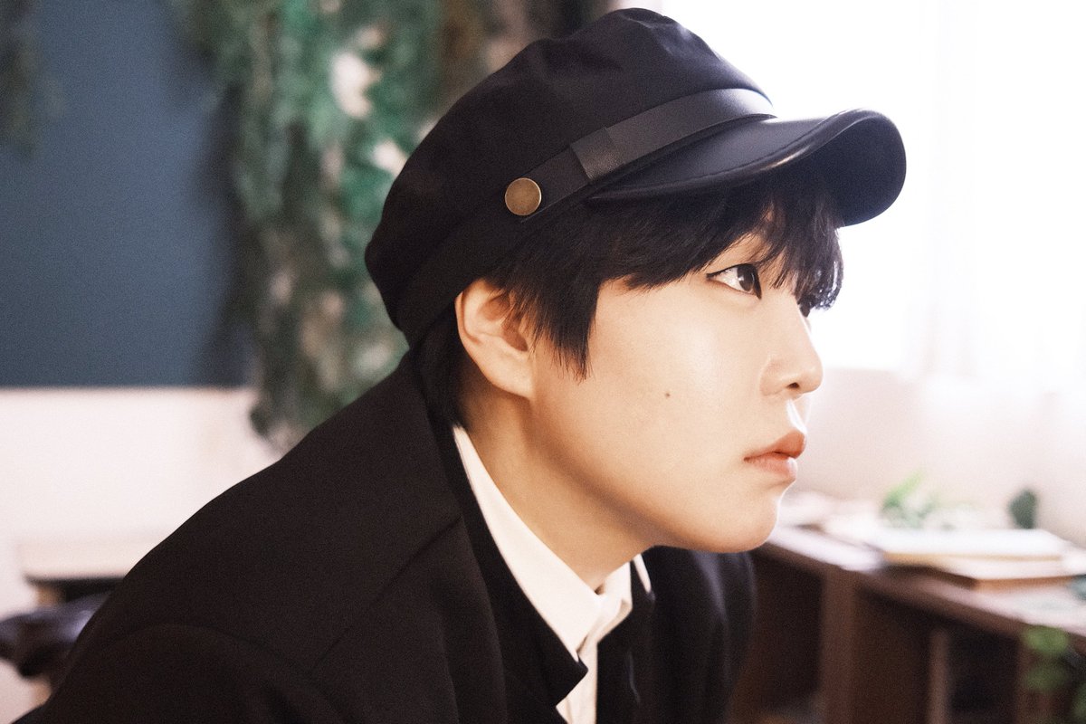 otackgu's tweet image. 논바이너리가 뭔가 찍으며 논 것들
네 가지 이미지 셀프 촬영‧˚₊*̥♡
📔🖇️ m.blog.naver.com/funpenguin/223…